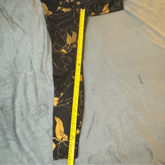 Nike Dri-Fit Leggings
#1027 - Picture 4 of 9